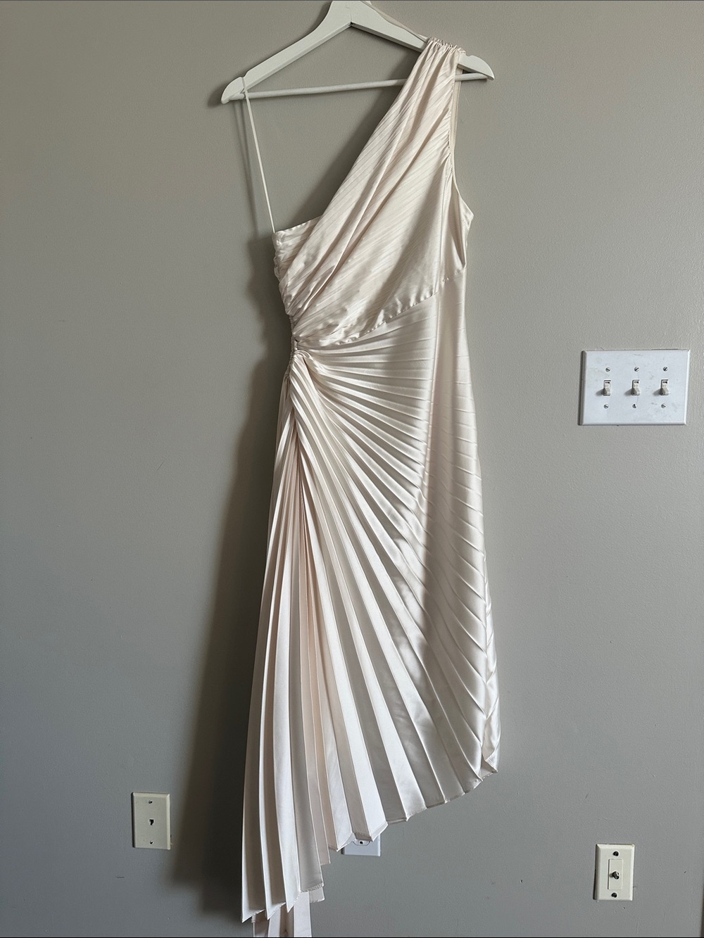 Dress Forum One-Shoulder Pleated Ivory Evening Gown - Picture 8 of 10